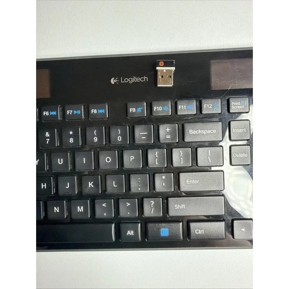 Logitech K750 Wireless Solar Keyboard -w/ Dongle Included TESTED WORKING